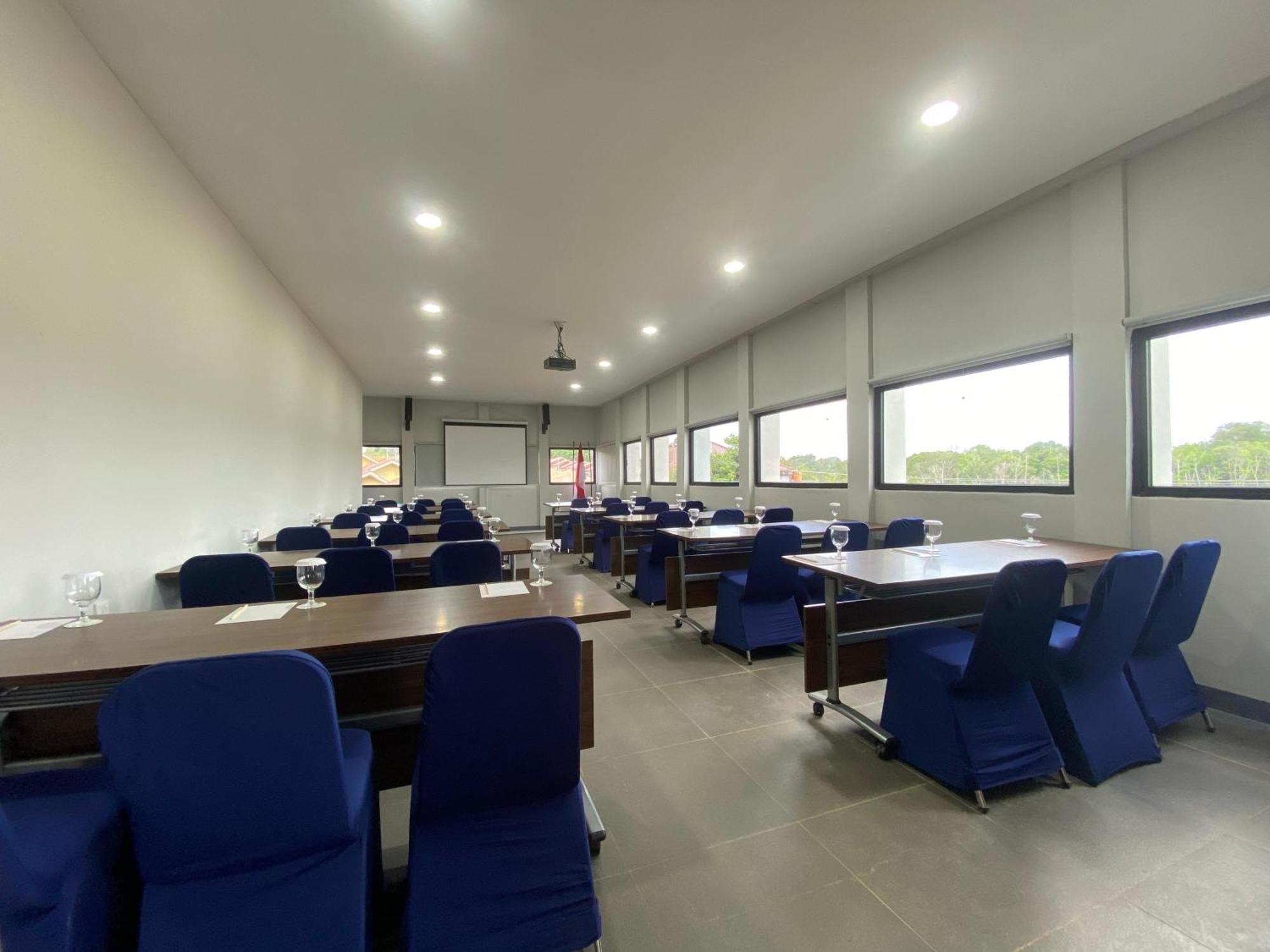 Onyx Hotel & Villa Tanjunguban Dış mekan fotoğraf
